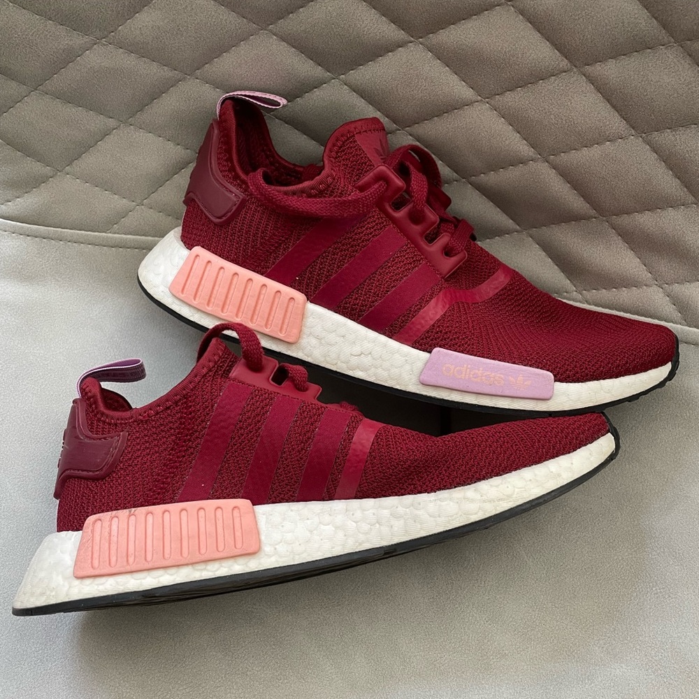 Adidas boosts size 9 womens red